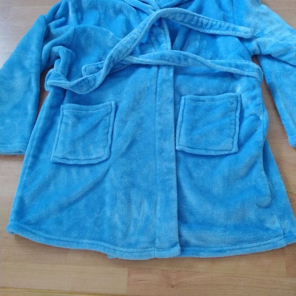 Cozy Fuzzy Robe - Picture 2 of 7